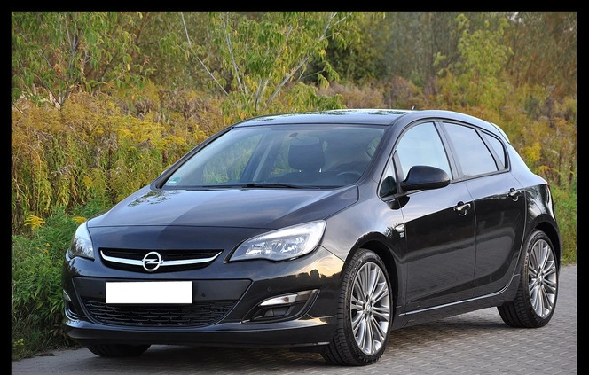 Opel Astra cena 37500 przebieg: 139000, rok produkcji 2014 z Siedlce małe 631